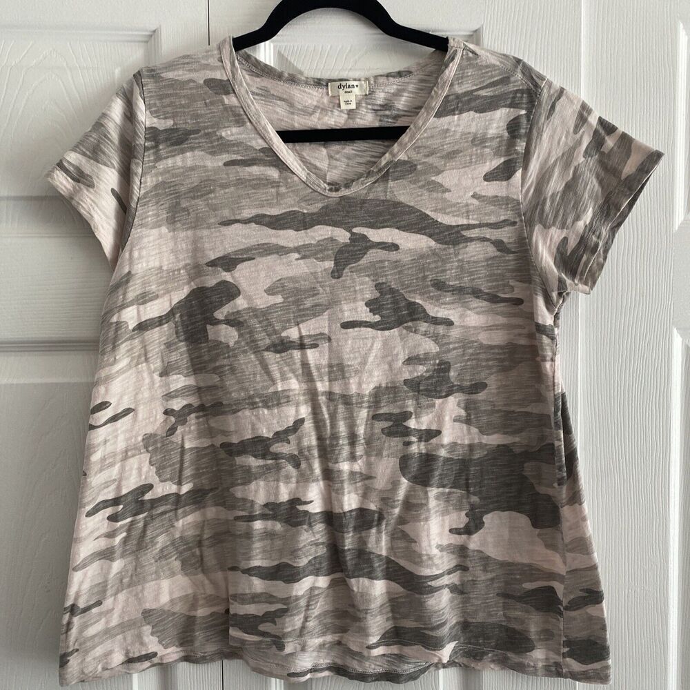 Dylan Camo V-Neck T-Shirt Womens Size S Pink‎ Grey Camouflage Slub Cotton Top